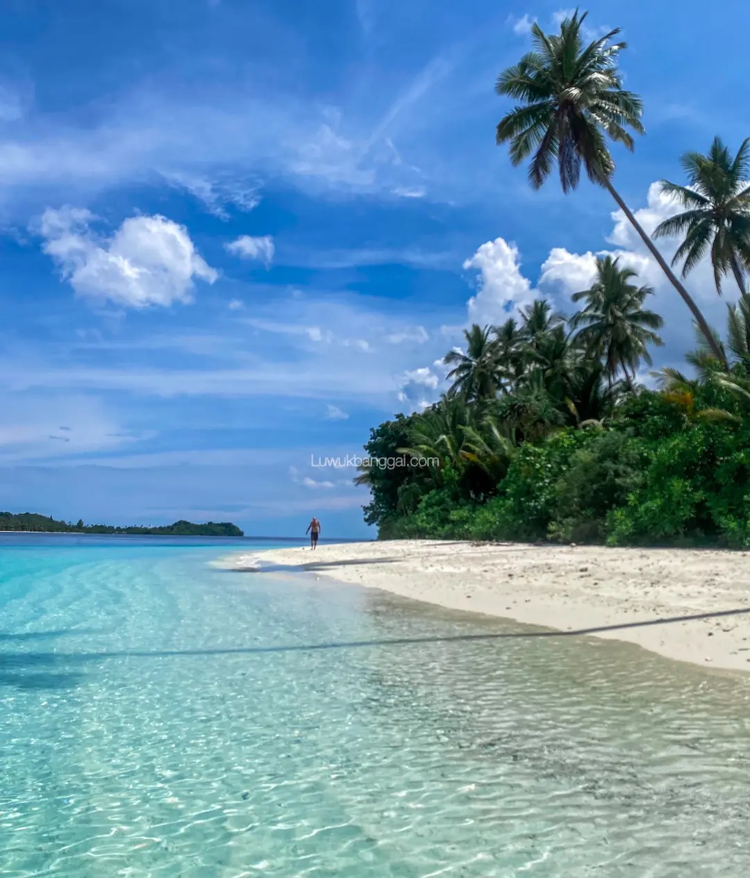 Luwuk Banggai 3D2N Island Hopping