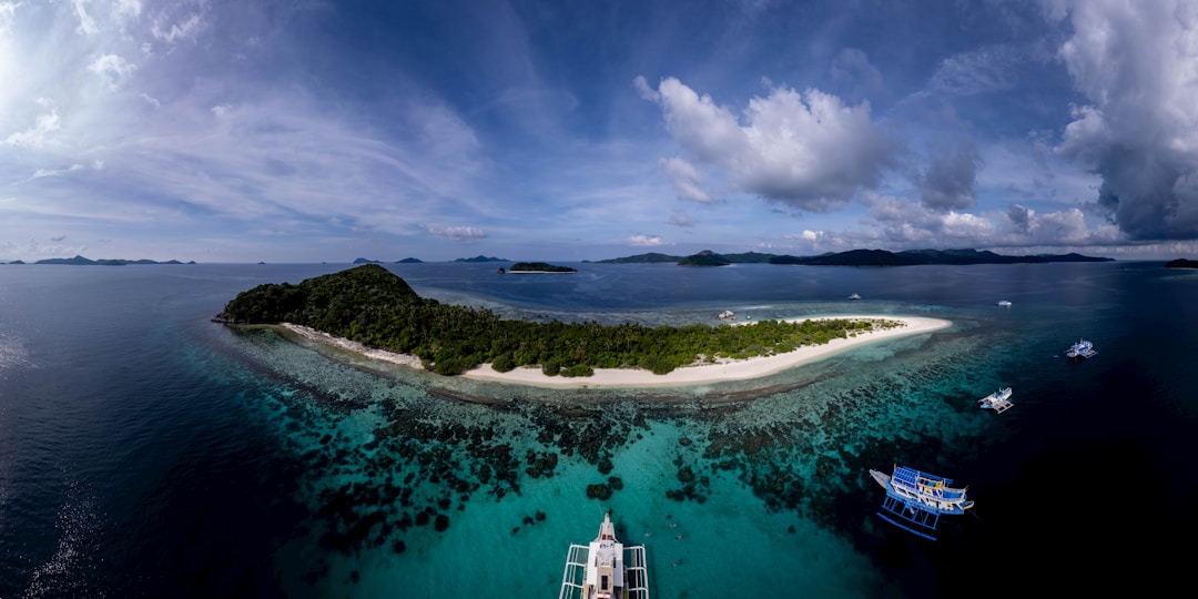 Taka Makasar sandbar in the Flores Sea, Komodo